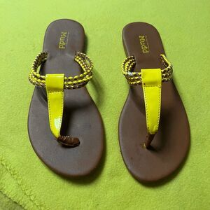 MUDD Hot Neon Sunshine Yellow Braided Thong Sandals Size 10